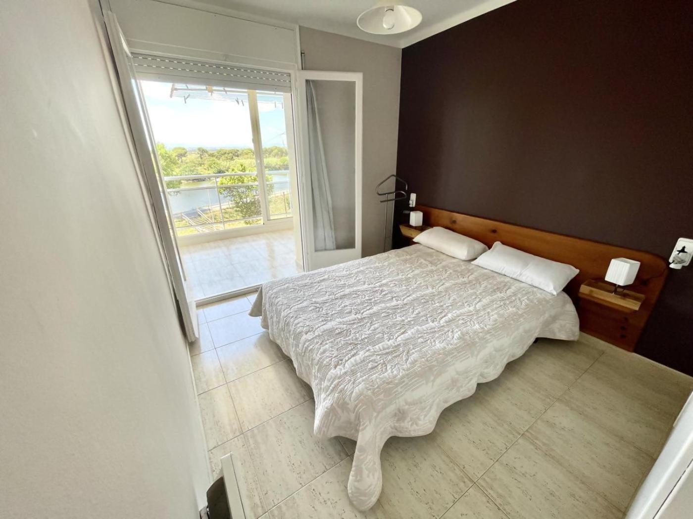 33Apartamento Soleado De Dos Habitaciones เอมปูเรียบราบา ภายนอก รูปภาพ