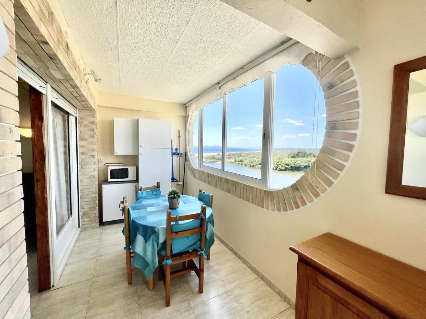 33Apartamento Soleado De Dos Habitaciones เอมปูเรียบราบา ภายนอก รูปภาพ